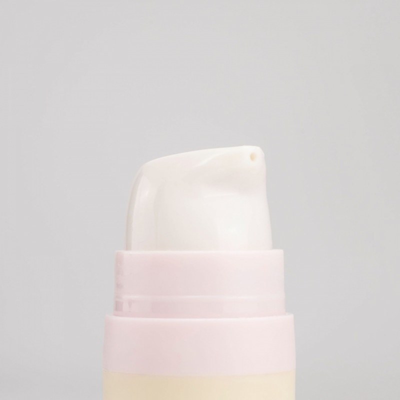 pcr-pp-airless-lotion-bottle-curved-pump-actuator-close-up.jpg