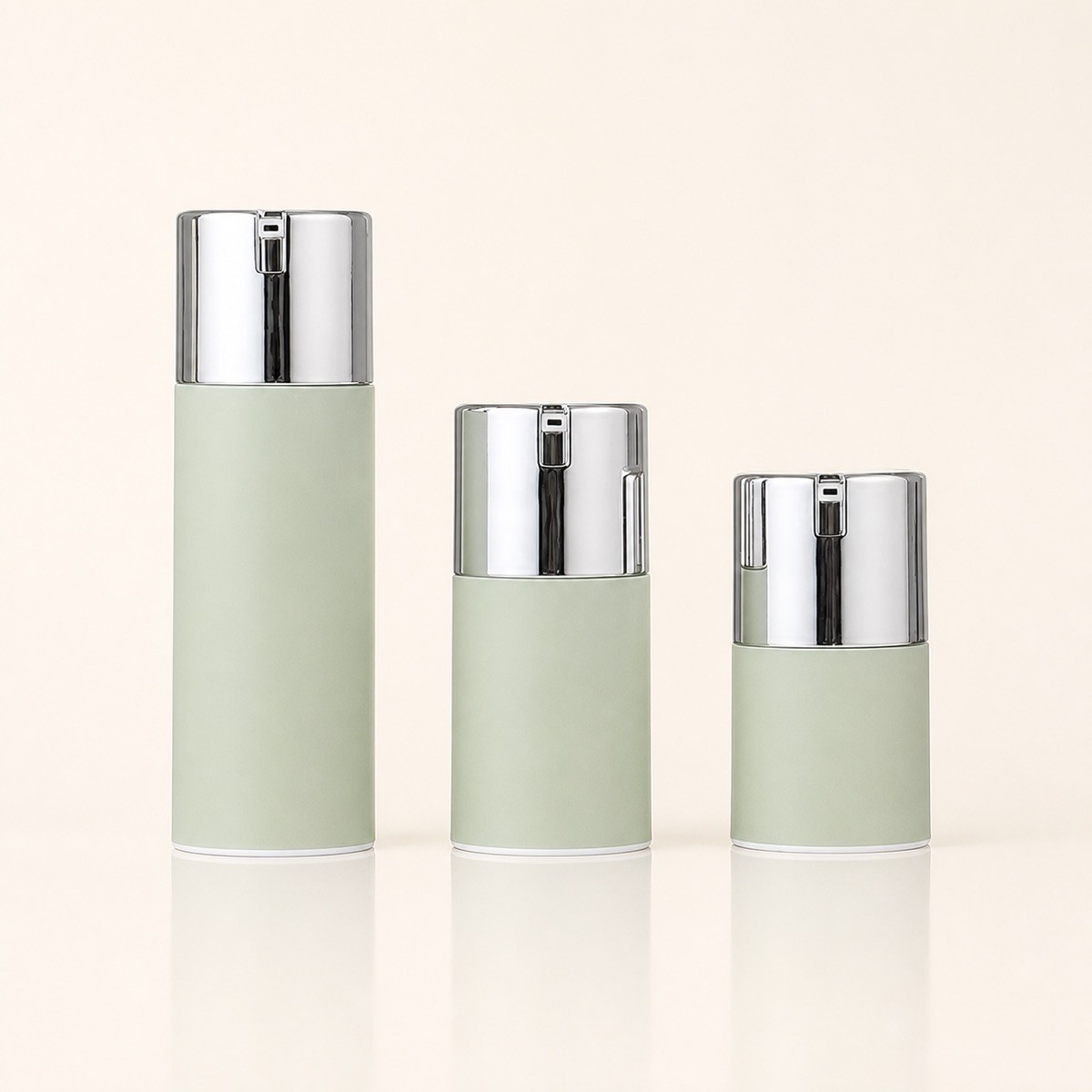 Large Clear Airless Bottle with White Pump, Refillable Empty Container for Serum Lotion Skincare
