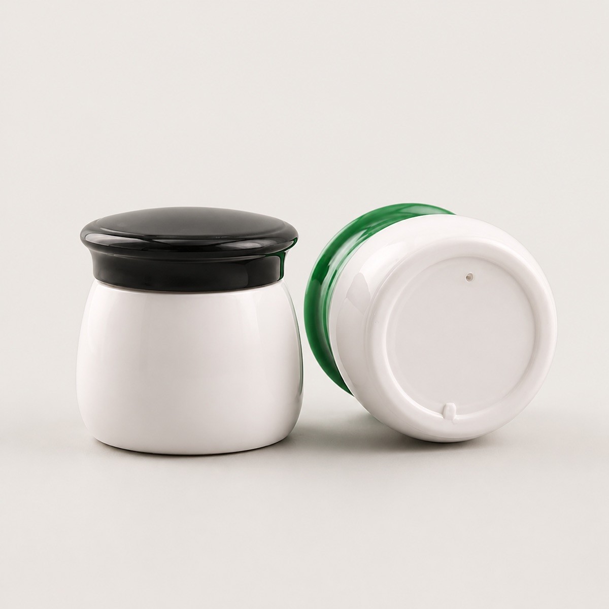 Wholesale 15g PP Plastic Bottle with Screw Cap for Face Cream and Cosmetic Personal Care Packaging