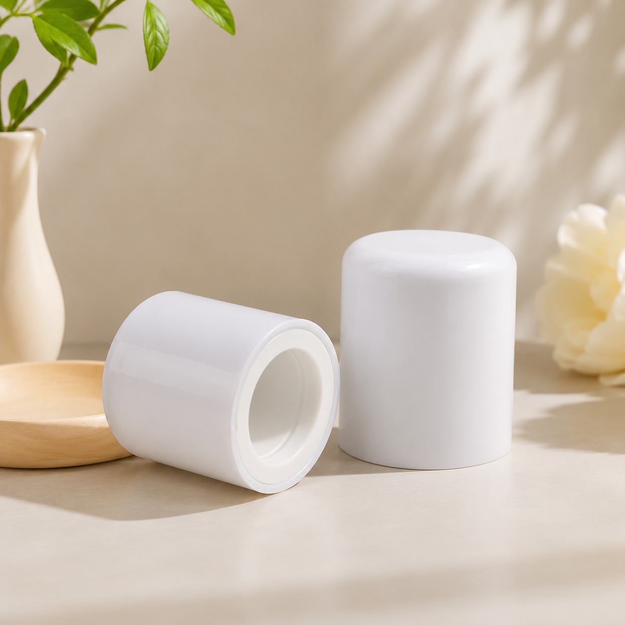 white-protective-overcaps-for-pet-cosmetic-spray-bottles