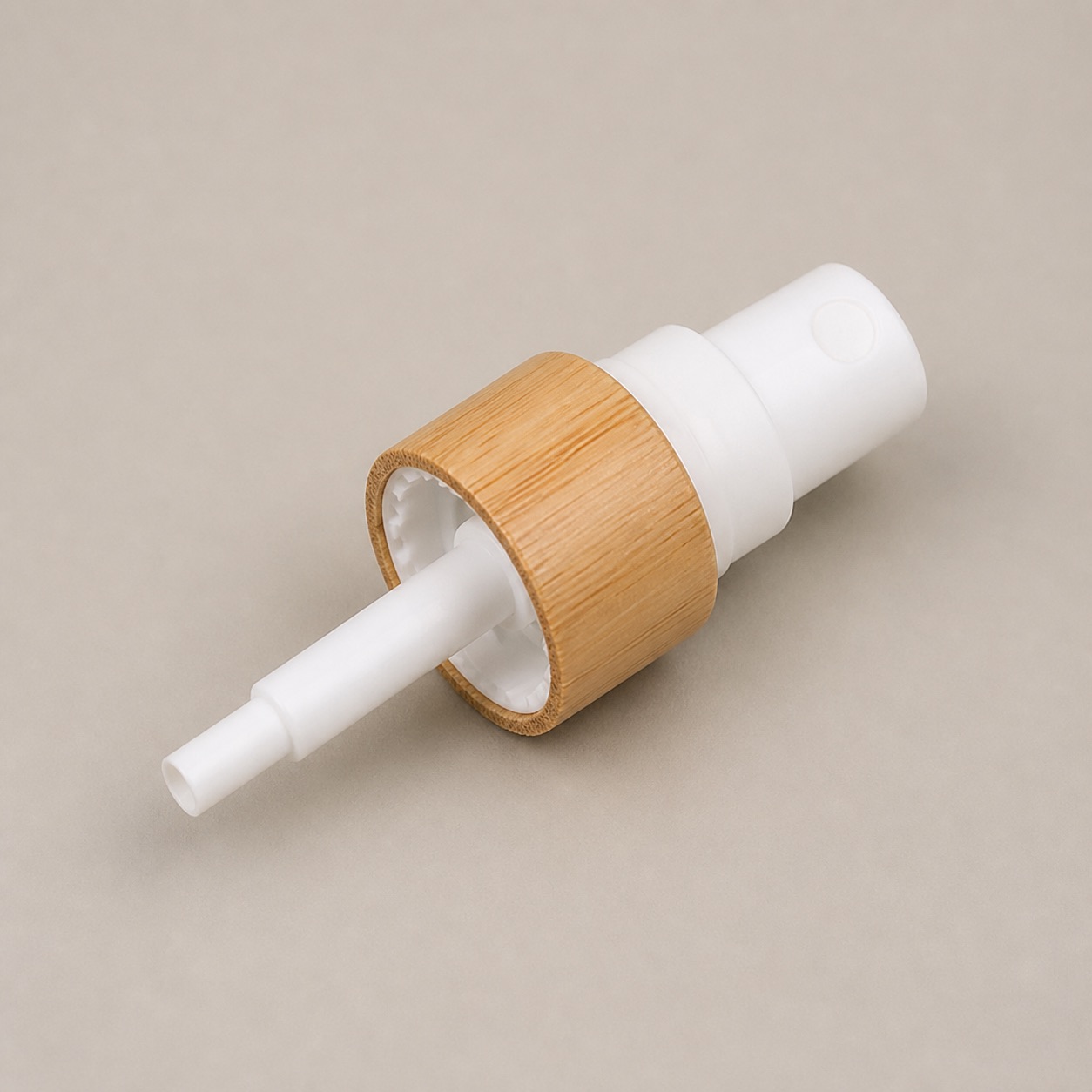 side-view-of-bamboo-collar-cosmetic-mist-sprayer