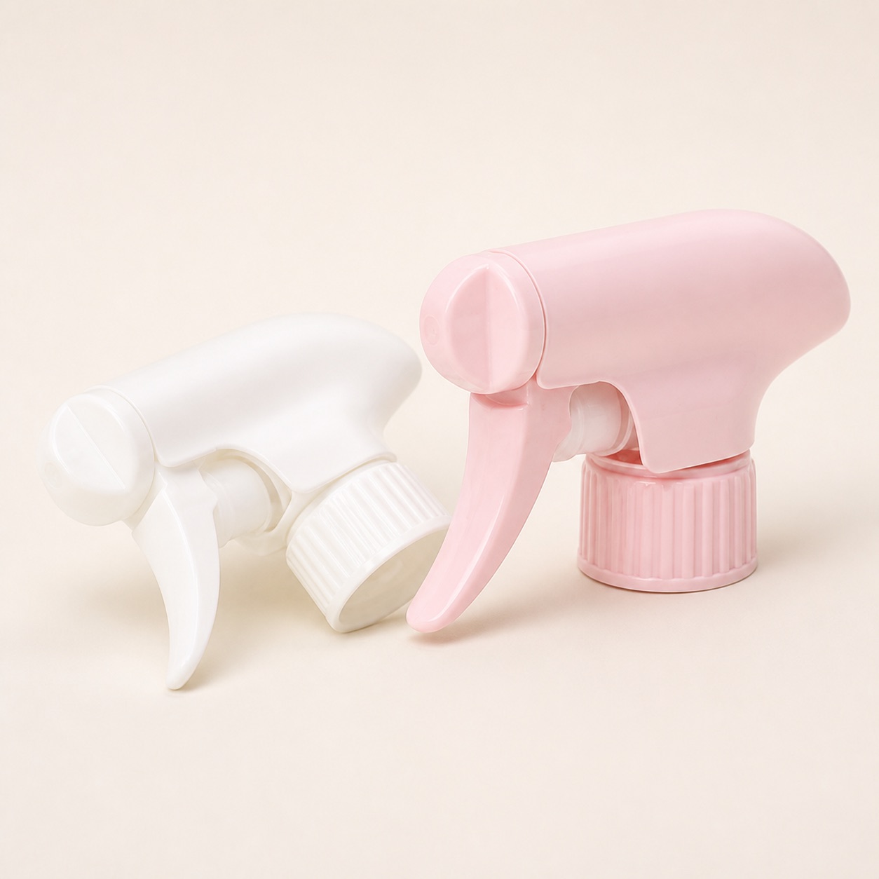 pink-and-white-28-410-trigger-sprayer-close-up