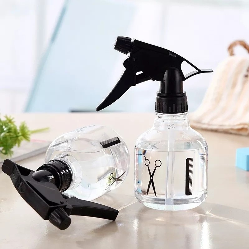 clear-pet-barber-trigger-spray-bottles-on-salon-counter
