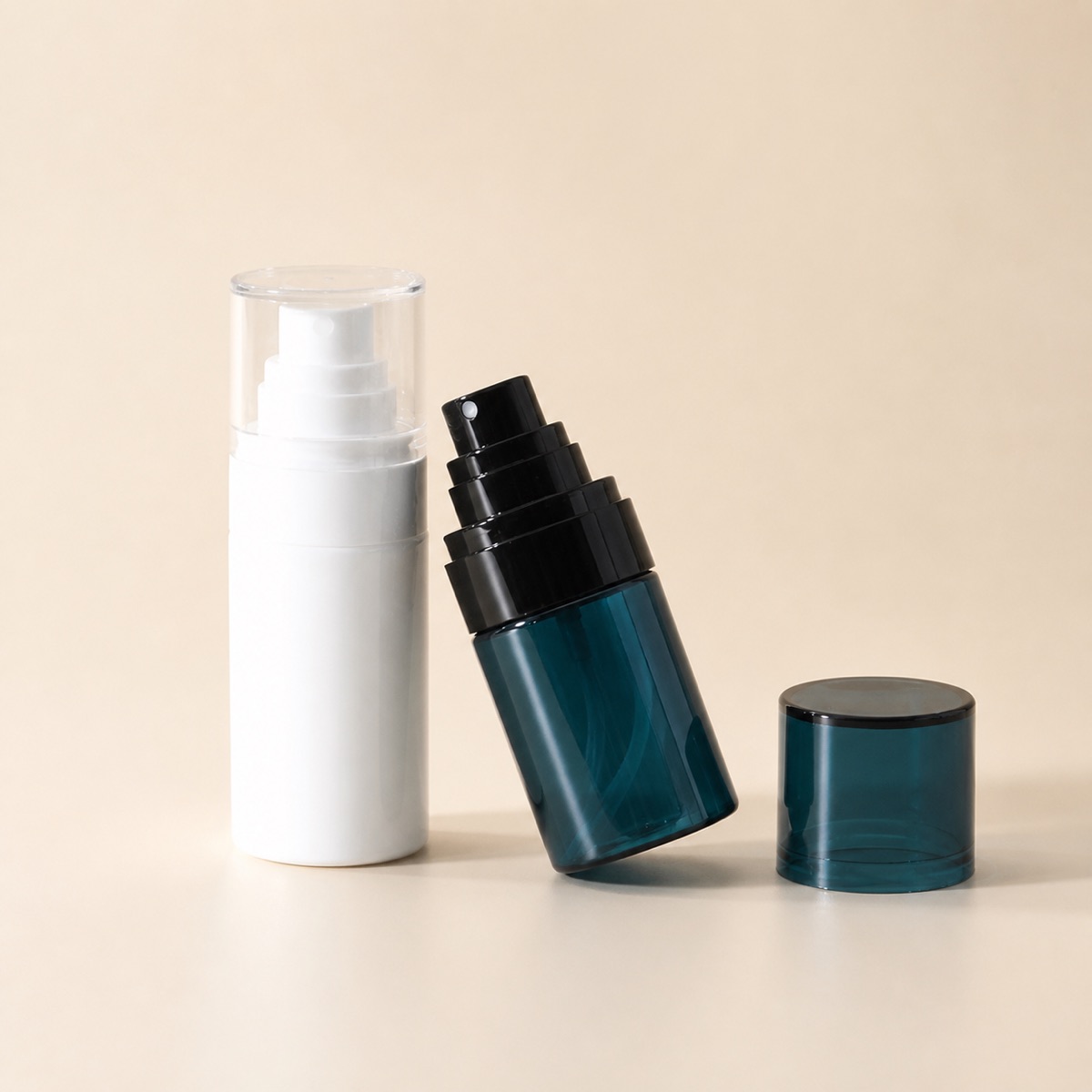 white-and-teal-pet-fine-mist-spray-bottles-with-protective-caps