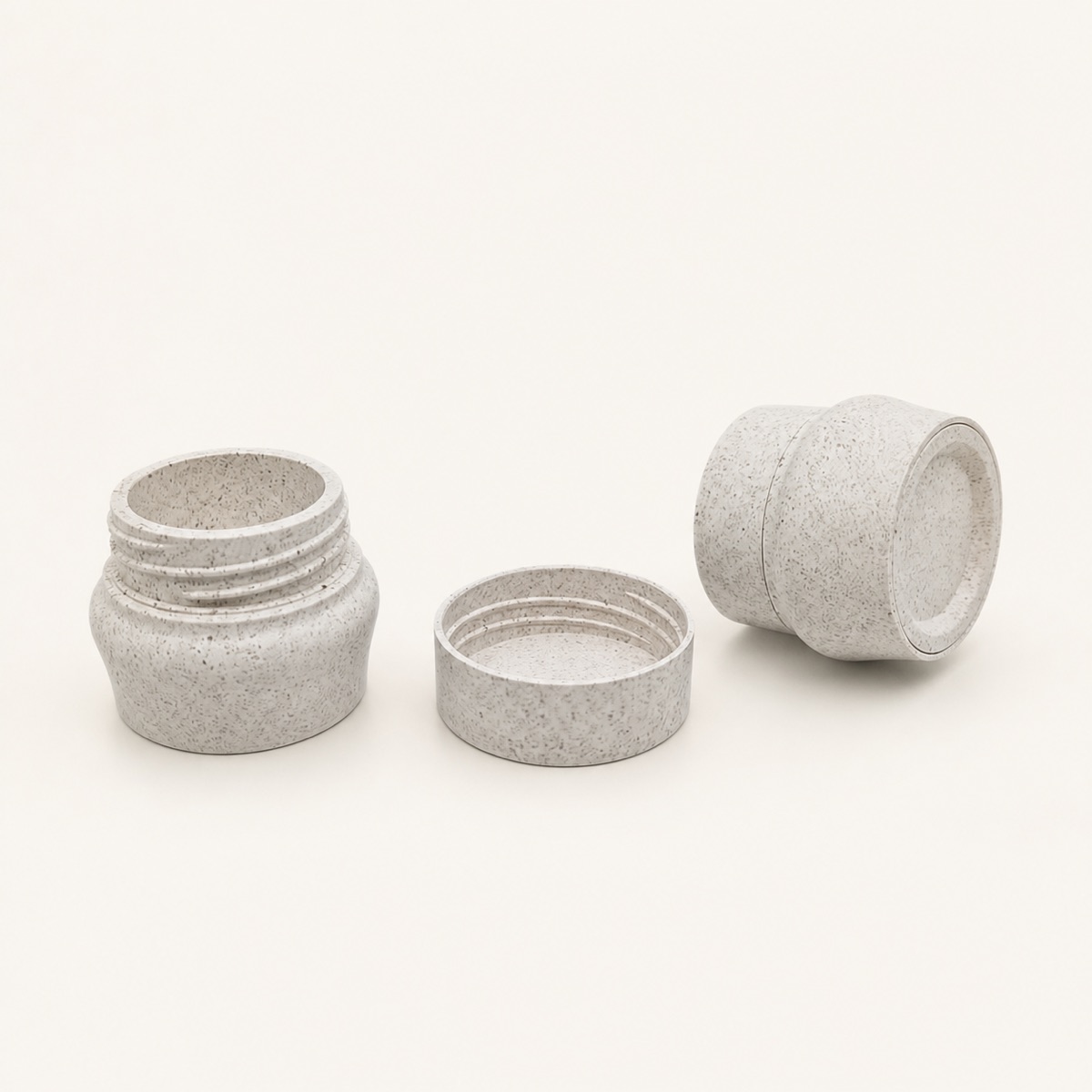 5ml-wheat-straw-pp-jar-shown-open-closed-and-separated