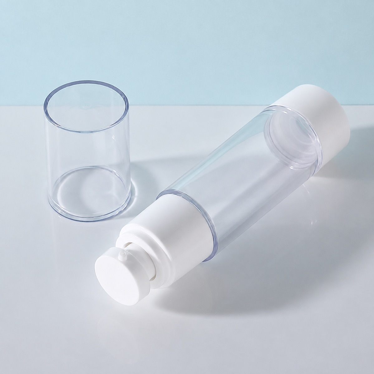 15ml-30ml-50ml-clear-as-airless-spray-and-lotion-bottle-with-the-protective-cap-removed