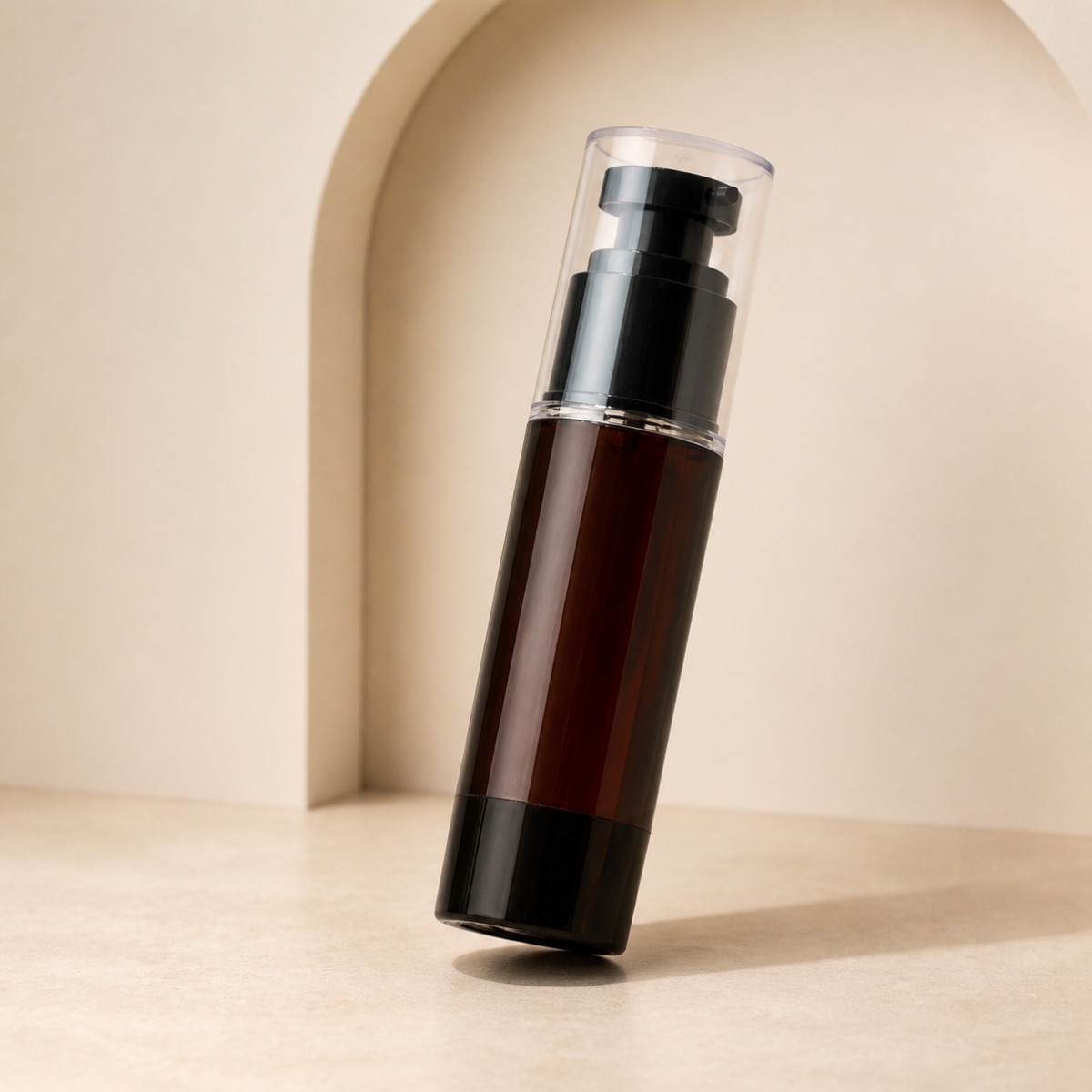 15ml-30ml-50ml-100ml-amber-pet-cosmetic-pump-bottle-single-amber-pump-bottle-in-close-up